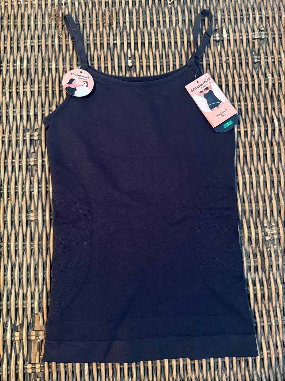 Shapermint Essentials Black Seamless Scoop Neck Cami